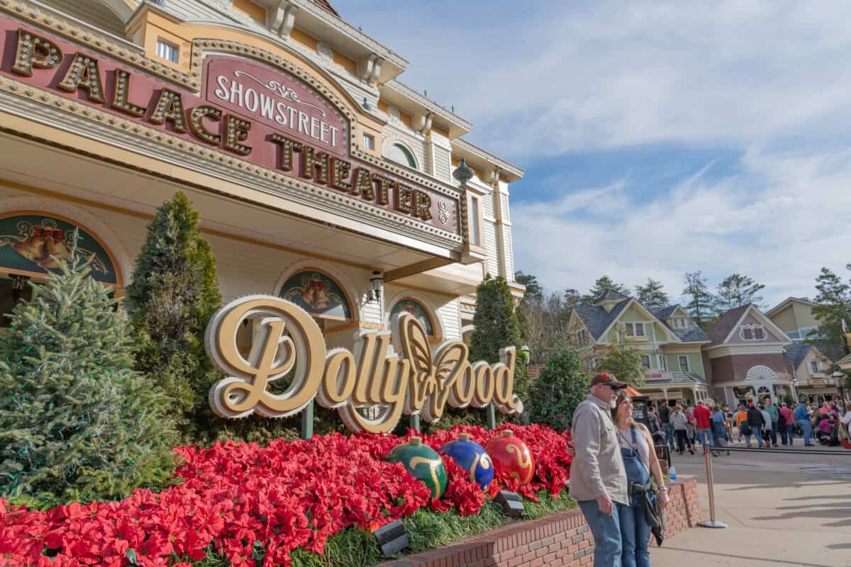 The Least Busy Times To Go To Dollywood | Momswhothink - Dollywood Crowd Calendar June 2025