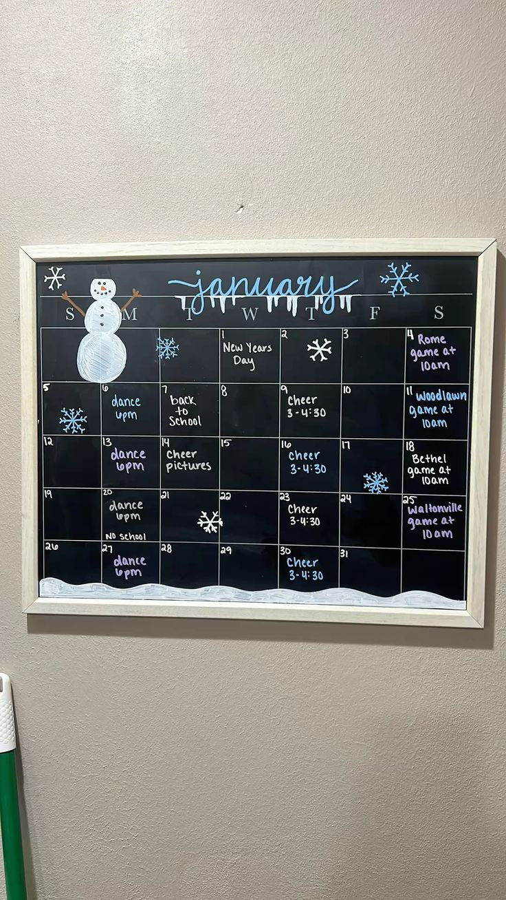43 White Bored Art Ideas In 2025 - August 2025 Calendar Ideas Chalkboard